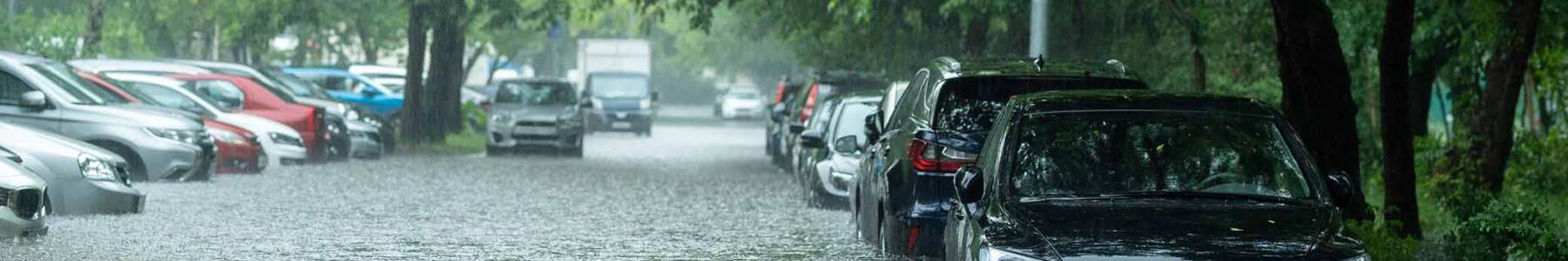 Hochwasserschaden am Auto: Welche Versicherung zahlt?