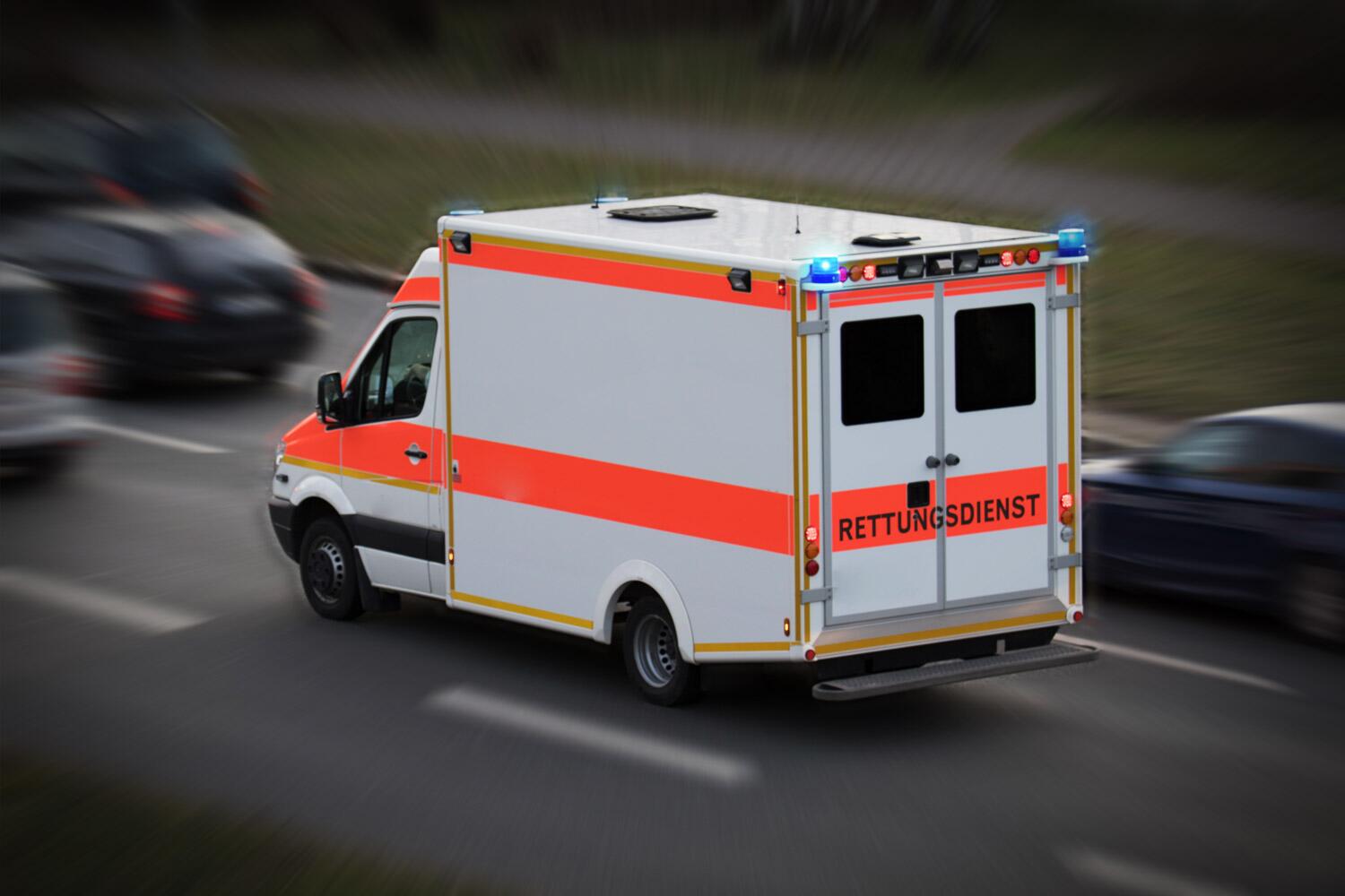 Rettungskräfte eine Minute blockiert: Fahrer zu 7.150 Euro und Fahrverbot verurteilt