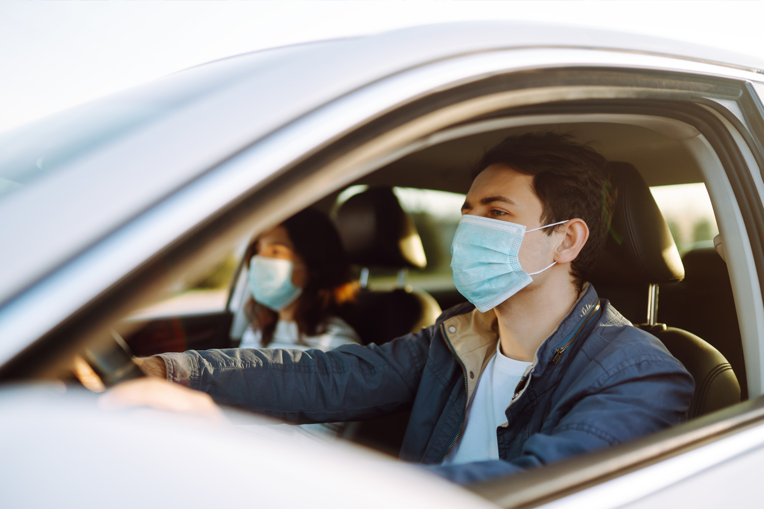 Schutzmaske im Auto tragen – tabu oder erlaubt?